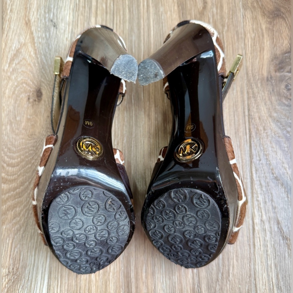 MICHAEL KORS Giraffe Print Haircalf Leather Platform Heels - Picture 4 of 8